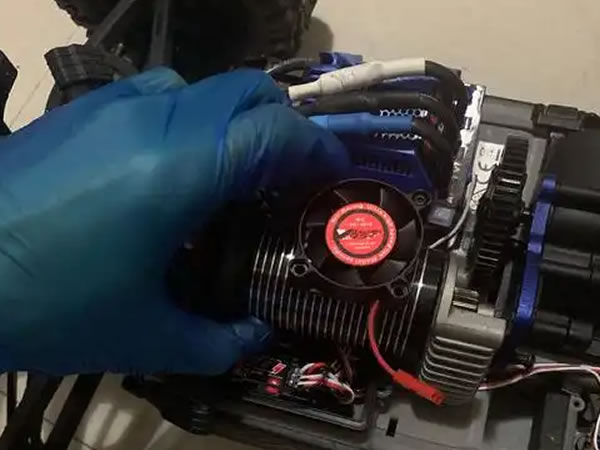 为什么LED显示屏要安装散热风扇？